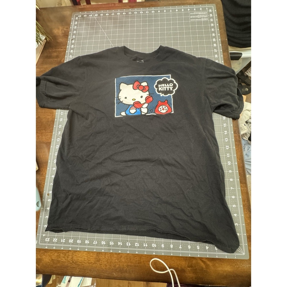 Hello Kitty Black T-Shirt Sanrio Graphic Print, Large